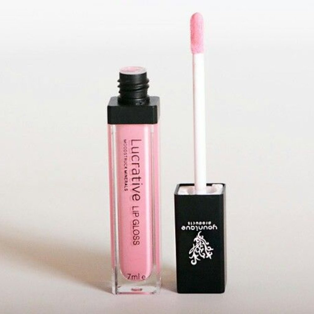 Younique Lucrative Lipgloss in Loveable